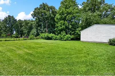 800 Crowder Drive, Florissant, MO 63031 - Photo 8