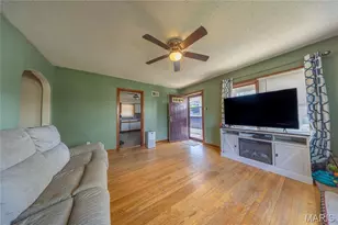 217 Donnelly St, De Soto, MO 63020 - Photo 2