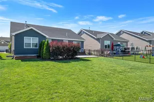 220 Charlestowne Place Dr, Saint Charles, MO 63301 - Photo 54