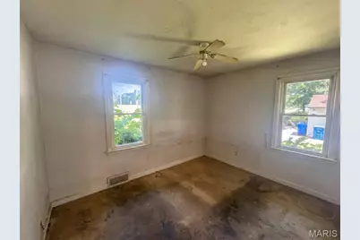 11424 Larimore Road, Saint Louis, MO 63138 - Photo 8