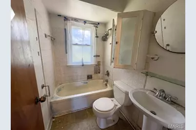 11424 Larimore Road, Saint Louis, MO 63138 - Photo 10