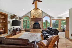 11445 Casa Nella Montagna, Marthasville, MO 63357 - Photo 8