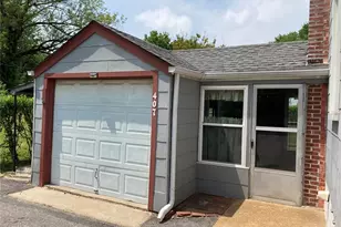 407 Coppinger Dr, Ferguson, MO 63135 - Photo 2