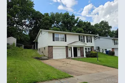 2379 Wesglen Estates Drive, Maryland Heights, MO 63043 - Photo 2
