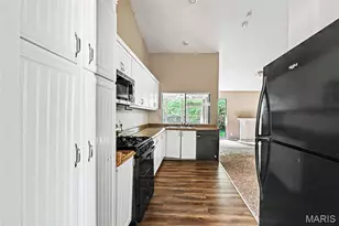 5374 Trailview Dr, Black Jack, MO 63033 - Photo 8