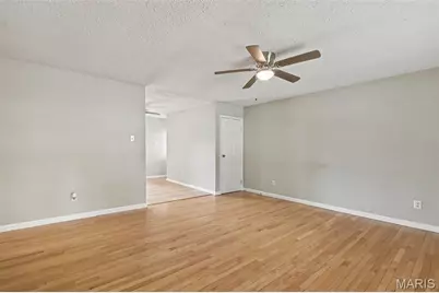 2322 Battlefield Drive, Florissant, MO 63031 - Photo 4