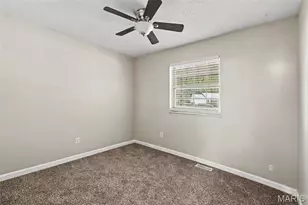 2322 Battlefield Dr, Florissant, MO 63031 - Photo 12