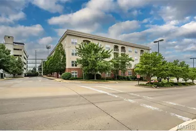 1270 Strassner Drive #3202, Brentwood, MO 63144 - Photo 4