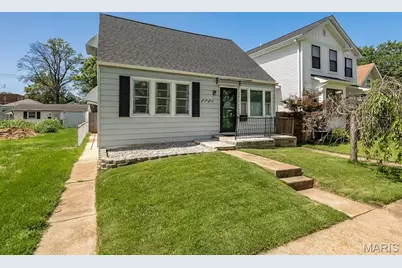 6962 Sutherland Avenue, Saint Louis, MO 63109 - Photo 1