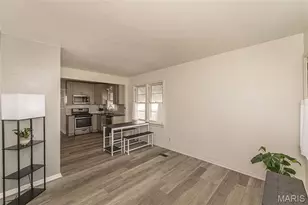 6962 Sutherland Ave, Saint Louis, MO 63109 - Photo 2