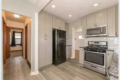 6962 Sutherland Avenue, Saint Louis, MO 63109 - Photo 8