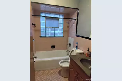 5901 McArthur Avenue, Saint Louis, MO 63120 - Photo 4