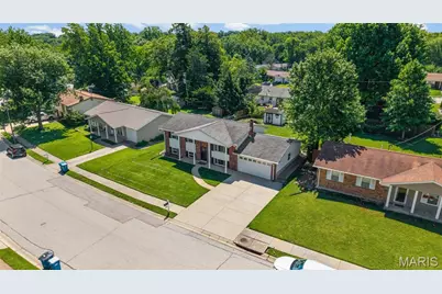420 Canary Lane, Saint Charles, MO 63301 - Photo 32