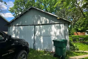 708 Cherry St, Montgomery City, MO 63361 - Photo 2