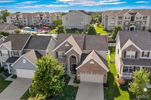 2088 Maryland Oaks Cir, Maryland Heights, MO 63146 - Photo 2