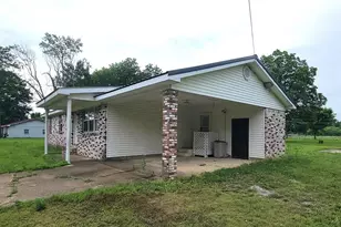 318 Lee Ave, Poplar Bluff, MO 63901 - Photo 2