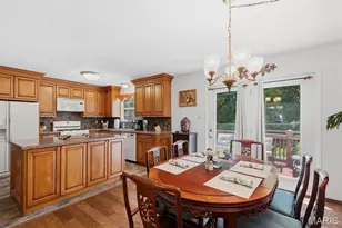 1143 Fernview Dr, Creve Coeur, MO 63141 - Photo 10