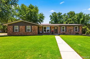202 Cypress Ct, O'Fallon, MO 63366 - Photo 1