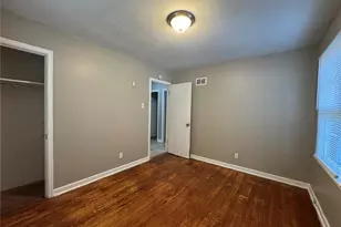 10 Drummond Dr, Saint Louis, MO 63135 - Photo 10