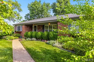 11201 Trieste Dr, Saint Louis, MO 63146 - Photo 2