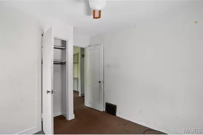 109 Chambers Road, Saint Louis, MO 63137 - Photo 14