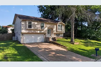 4634 Chippewa Way, Saint Charles, MO 63304 - Photo 1