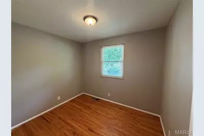 1388 Farmview Avenue, Saint Louis, MO 63138 - Photo 8