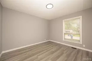 3033 Aberdeen Dr, Saint Louis, MO 63033 - Photo 16