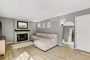 1912 Springtree Dr, Maryland Heights, MO 63043 - Photo 18