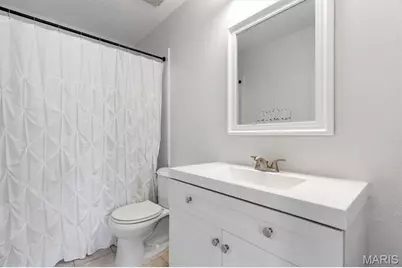 1912 Springtree Drive, Maryland Heights, MO 63043 - Photo 28