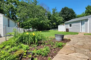 10323 Eaglewood Ave, Overland, MO 63114 - Photo 14