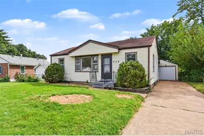 250 Maple Drive, Florissant, MO 63031 - Photo 2