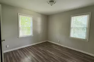 10124 Winkler Dr, Saint Louis, MO 63136 - Photo 4