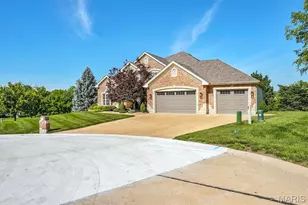 1 Stonebridge Pl, Saint Charles, MO 63301 - Photo 4