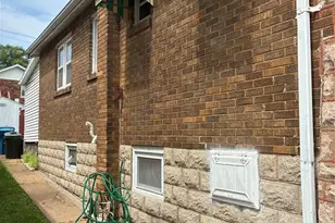 6904 Parkdale Dr, Velda City, MO 63121 - Photo 2
