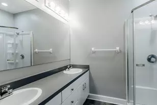 5879 Nina Pl, Saint Louis, MO 63112 - Photo 10