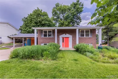 12045 Ameling Road, Maryland Heights, MO 63043 - Photo 2