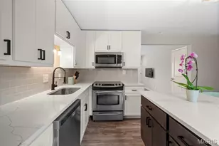 10602 Carroll Wood Way, Saint Louis, MO 63128 - Photo 6