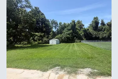 1323 W Congress Street, Pacific, MO 63069 - Photo 2