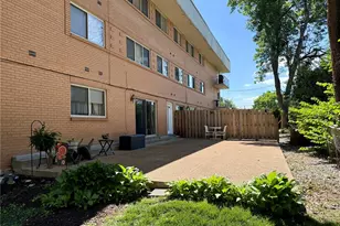 8631 Old Bonhomme Rd, Saint Louis, MO 63132 - Photo 2