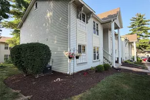 628 Sugar Trail Ct, Saint Peters, MO 63376 - Photo 2