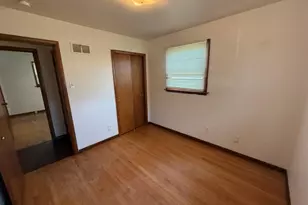 9732 Gloucester Dr, Saint Louis, MO 63137 - Photo 12