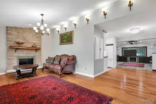 157 Romine Cir, Ballwin, MO 63011 - Photo 2