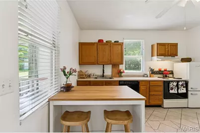 10130 Baptist Church Road, Saint Louis, MO 63123 - Photo 12