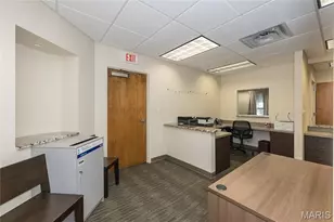2 Richmond Center Ct, Saint Peters, MO 63376 - Photo 8