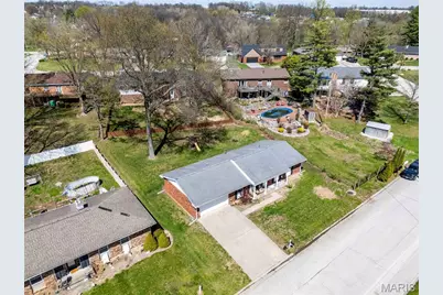 30 Satellite Drive, Hannibal, MO 63401 - Photo 2
