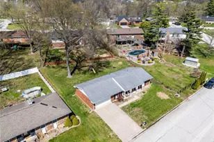 30 Satellite Dr, Hannibal, MO 63401 - Photo 2