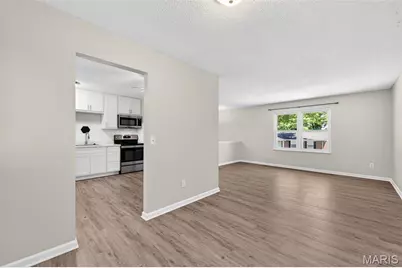 2240 Larbrook Drive, Florissant, MO 63031 - Photo 8