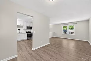 2240 Larbrook Dr, Florissant, MO 63031 - Photo 8