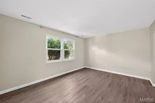 2240 Larbrook Dr, Florissant, MO 63031 - Photo 14